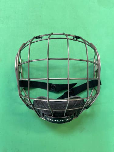 Used Small Bauer FM7500 Cages, Visors & Shields