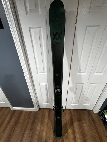 New Unisex 2023 Volkl 177 cm All Mountain Mantra 102 Skis With Bindings Max Din 13