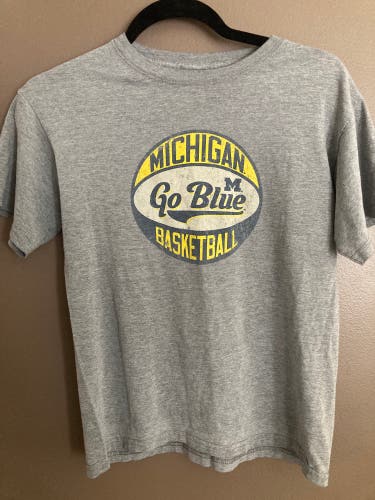 Michigan Wolverines basketball shirt