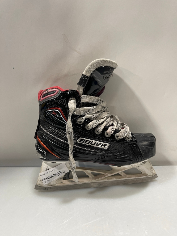 Used Bauer Regular Width  Size 2.5 Vapor X900 Hockey Goalie Skates