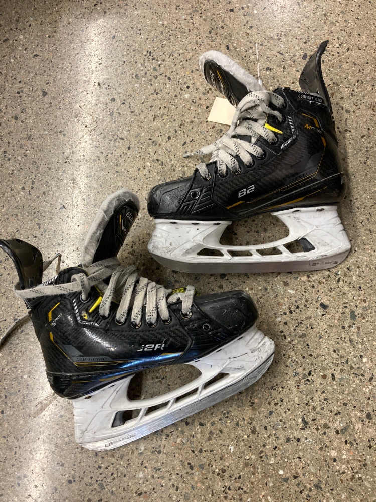 Used Bauer Supreme M5 Pro Hockey Skates EE (Extra Wide) 3.0 - Junior