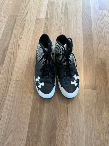 Under Armour Spine Heater Mid Baseball Cleats - Black/White - Size 8