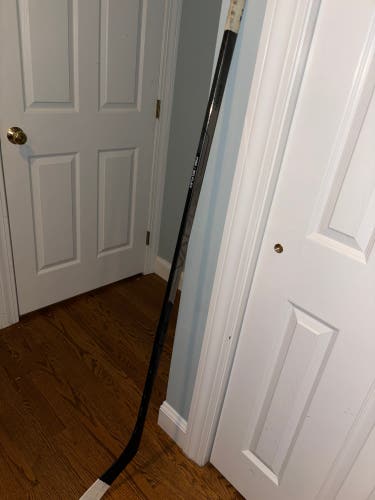 Junior Right Handed P92 Vapor Hyperlite Hockey Stick