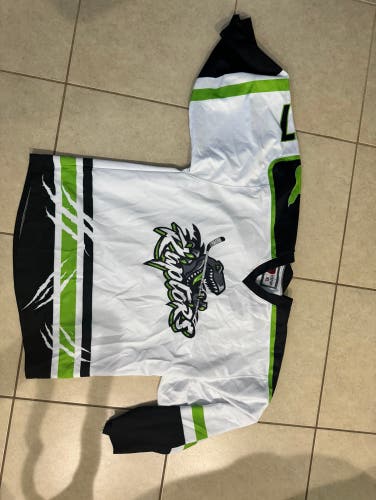 XL hockey jersey