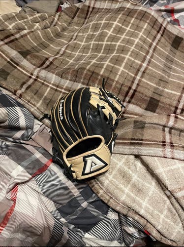 Used Right Hand Throw 11.5" Baseball Glove