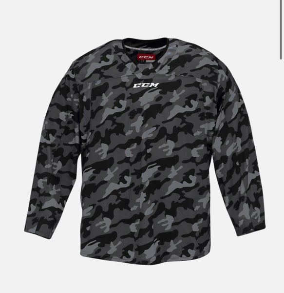 Senior Size Small Sm Ccm 8000 hockey jersey Grey Gray Digital Camo