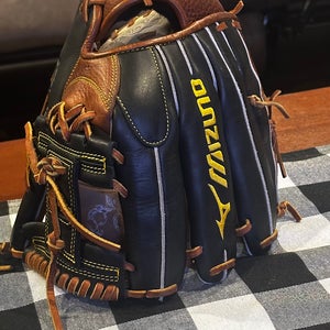 Mizuno Classic Pro Soft 11.75 ($200 MSRP) New