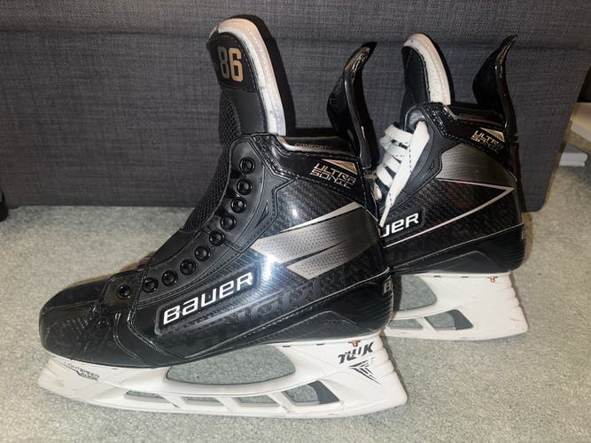Custom Bauer Supreme UltraSonic Skates