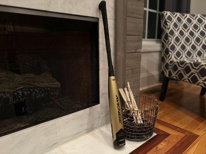 BBCOR Certified Composite (-3) 28 oz 30" Axe Avenge Bat