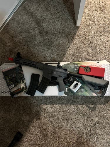 Arcturus AR AEG Series Airsoft rifle with Ammo, 2 mags, Battery and charger, and speedloader