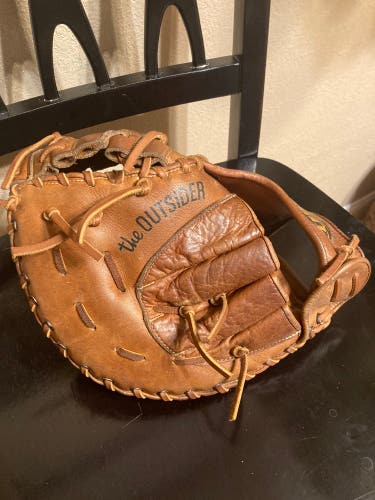 Relaced/reconditioned Wilson A2841 “The Outsider” 1st base mitt-12.5’ RHT