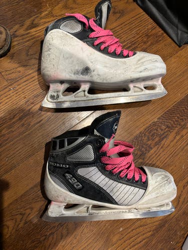 Used Junior Koho Hockey Goalie Skates Regular Width Size 6.5