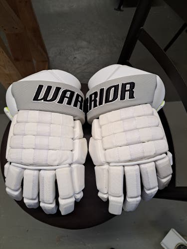 New Warrior Alpha Classic Pro Gloves 14"