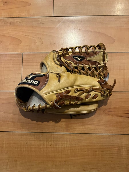 Used Right Hand Throw Mizuno Global Elite Baseball Glove 12.75"