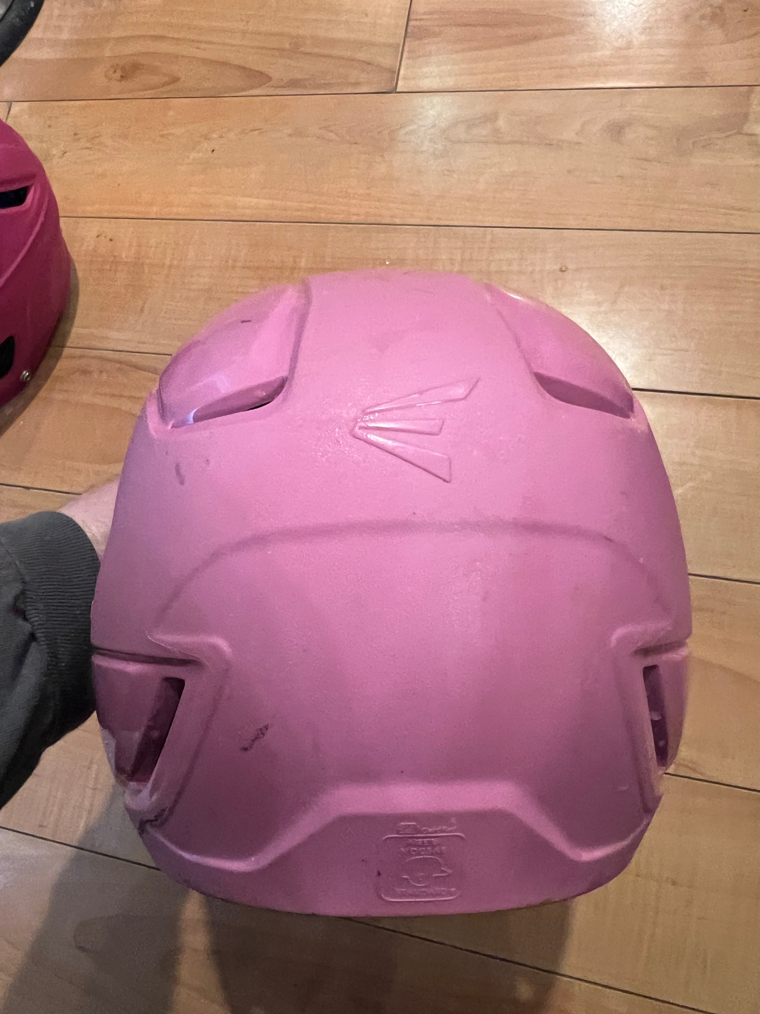 Used 6 3/8 - 7 1/8 Easton Gametime Batting Helmet