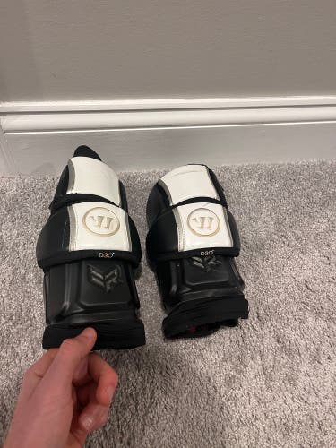 Used Medium Warrior Rabil Next Arm Pads
