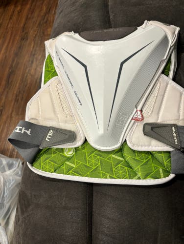 Maverik shoulder pad