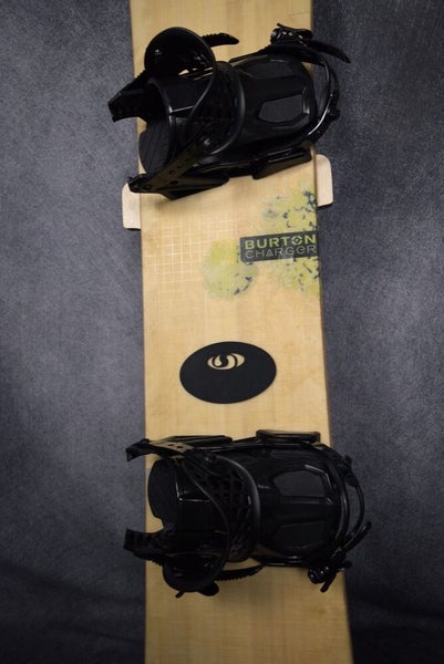 BURTON CHARGER SNOWBOARD SIZE 152 CM WITH NEW LARGE BINDINGS