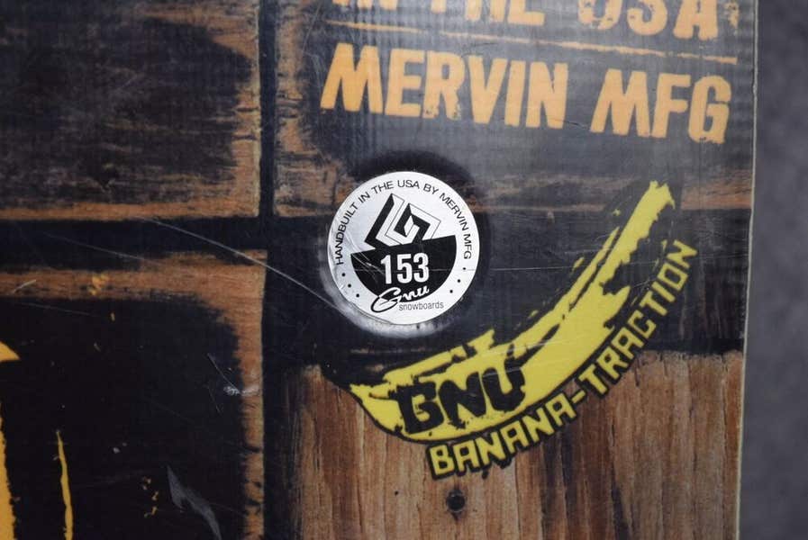 GNU MERVIN MFG SNOWBOARD SIZE 153 CM WITH K2 LARGE BINDINGS
