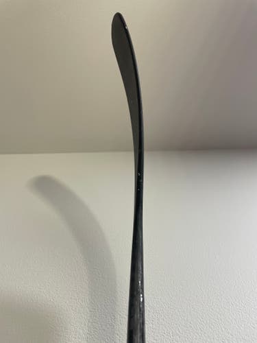Senior Used Right Handed PRO Hockey Stick | PRO97 McDavid Curve