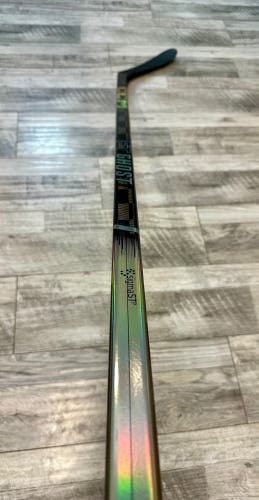 New!! 75 Flex Right Hand P28  FT Ghost Hockey Stick