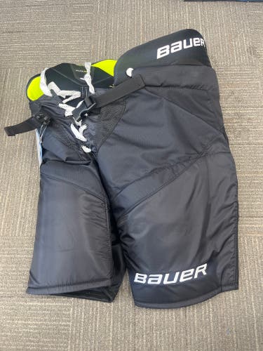 Junior Large Bauer XLTX PRO + Hockey Pants