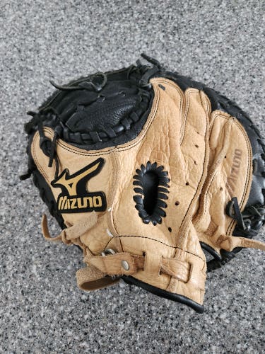 Used Mizuno Left Hand Throw Catcher's Prospect Baseball Glove 32.5"