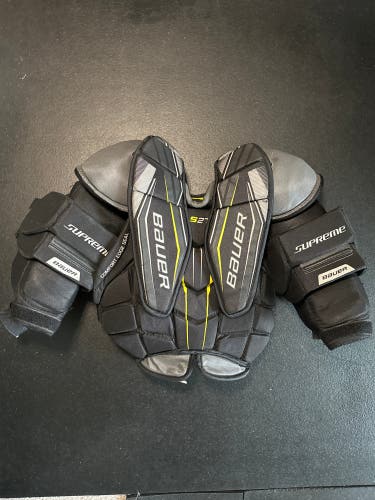 Used Medium Bauer  Supreme S27 Goalie Chest Protector