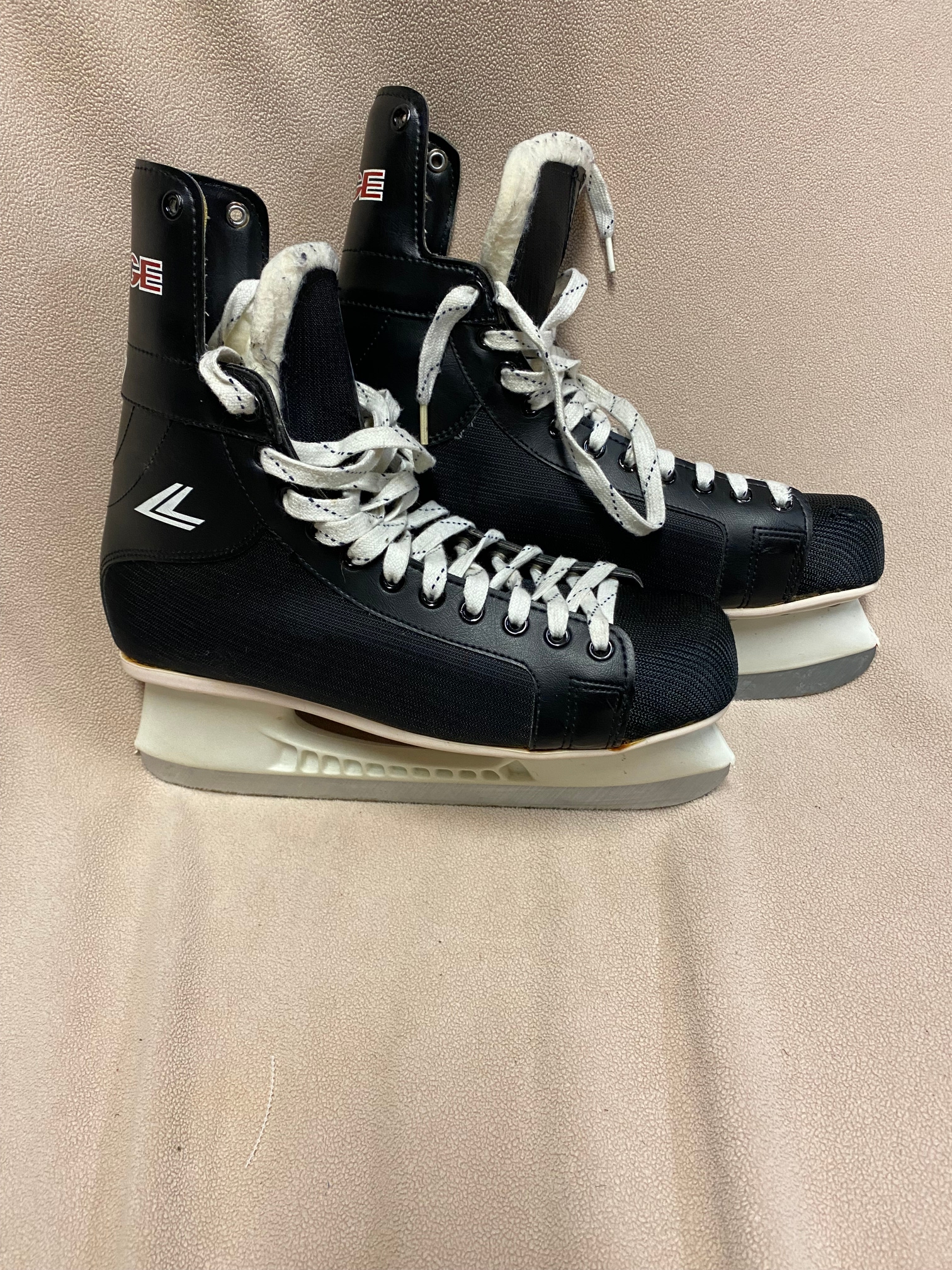 Senior Used Lange 500 Hockey Skates Regular Width 12
