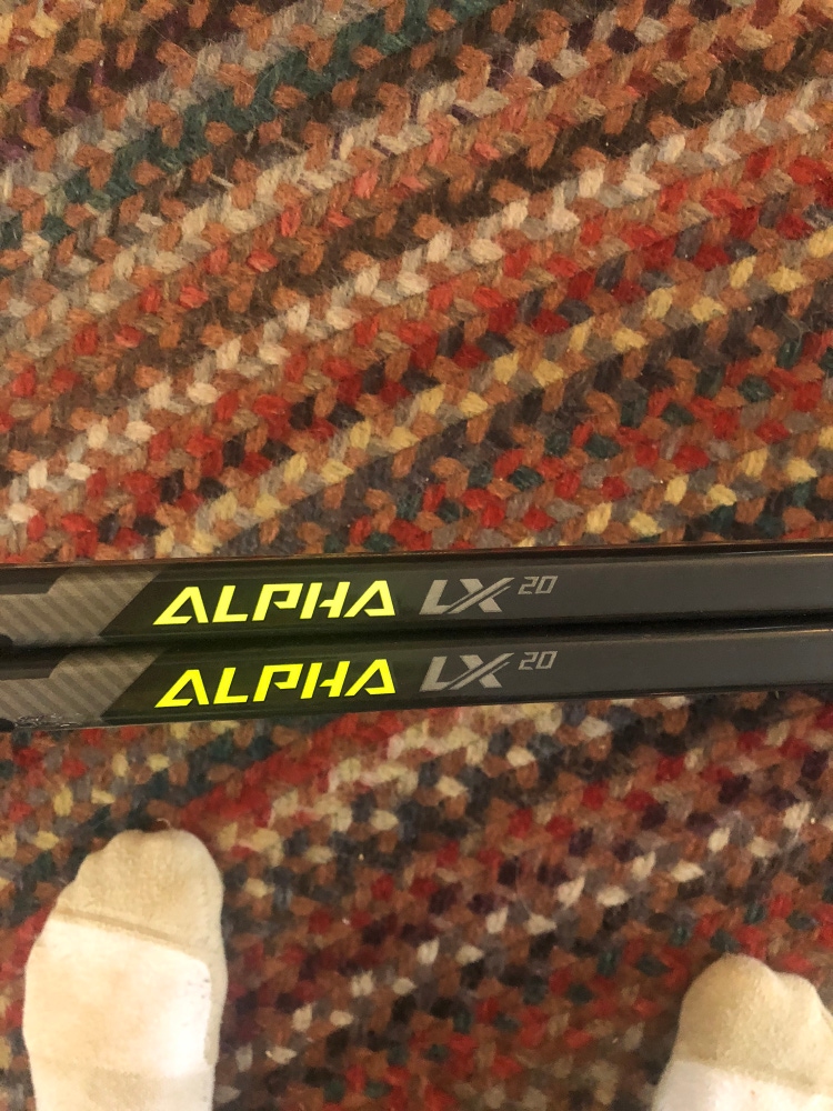 Senior Right Handed P92M Alpha Lx 20 Hockey Stick