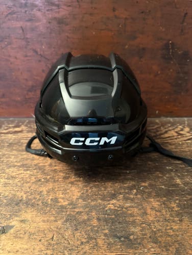 Used Medium CCM  tacks 720 Helmet