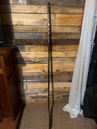 Senior Left Hand P92 Vapor Hyperlite 2 Hockey Stick