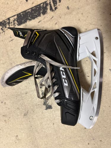 Senior CCM Regular Width   9 Tacks 9070 Hockey Skates