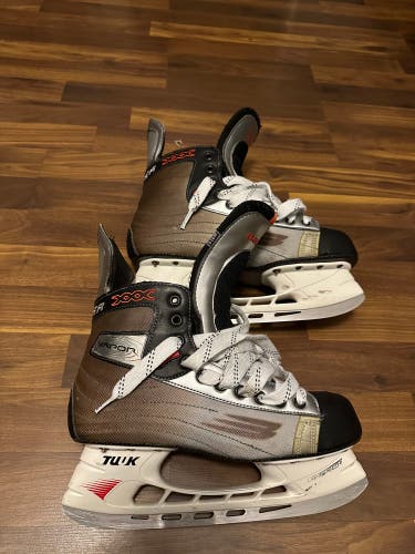 Used Bauer Vapor XXX 9.5D Skates