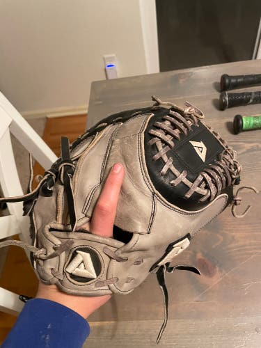 Catcher ball glove