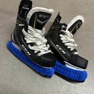 Intermediate Like New CCM Classic Pro Tacks Hockey Skates Size 4