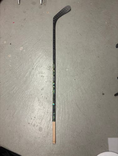 Senior Right Handed P28  Ag5nt Hockey Stick