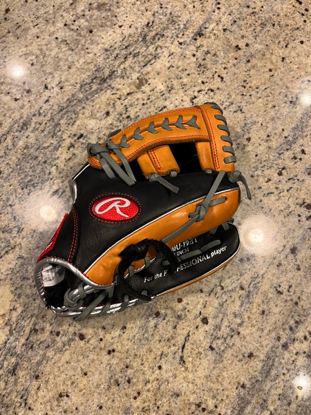 Youth Rawlings R9 series right handed ball glove 11”