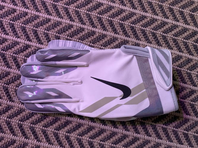 White New Adult Large Nike Vapor Shield Gloves