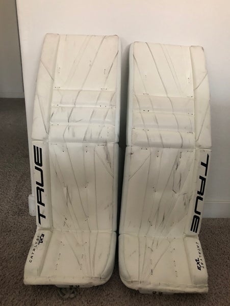 True Catalyst 7XE 35+2 Goalie Pads