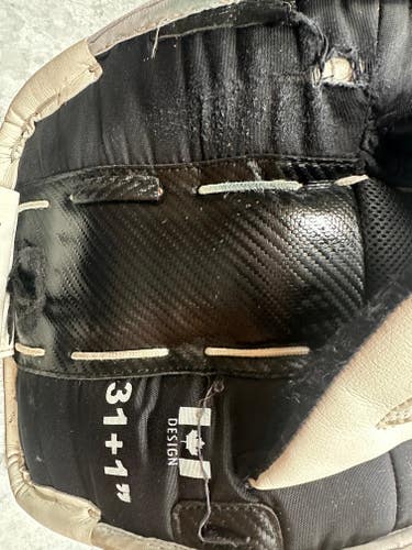 Used 31" Brian's Optik 9.0 Goalie Leg Pads