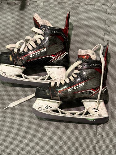 Used CCM Regular Width Size 4 JetSpeed FT1 Hockey Skates
