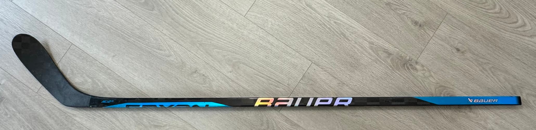 Used Intermediate RH Bauer Nexus Sync Hockey Stick P28 65 Flex