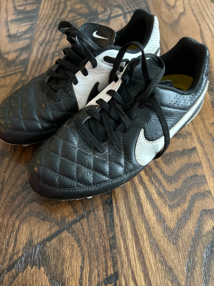 Nike Tiempo Soccer Cleats Youth 3