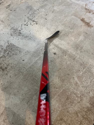 Intermediate Right Handed P92 Pro Stock Nexus Geo Hockey Stick