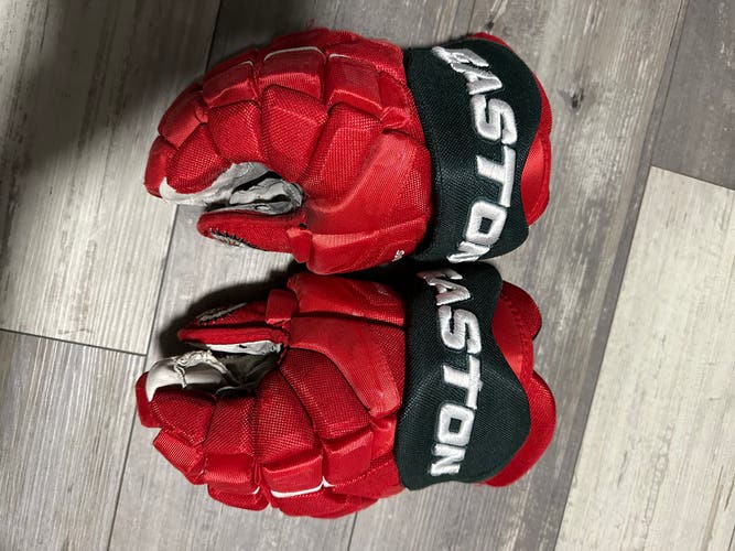 Used Frolunda Easton Synergy 14" Gloves