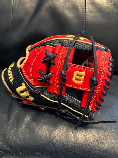 NWT 2024 Ozzie Albies OA1GM Wilson Infield A2K Right Hand Throw Baseball Glove 11.5"