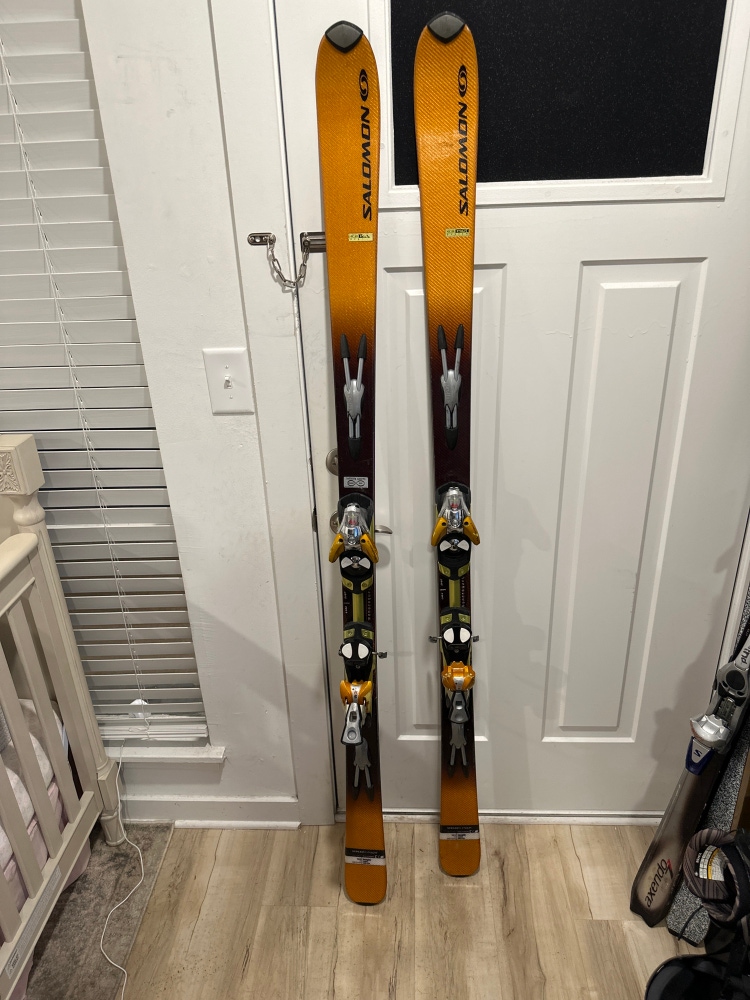 Used 180 cm Skis
