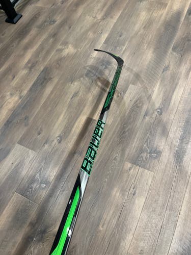 *NEW* Senior RH Sling Hockey Stick