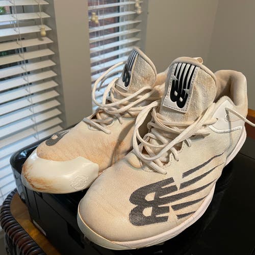 White New Adult Men's Size 13 D Metal New Balance Low Top 4040v6